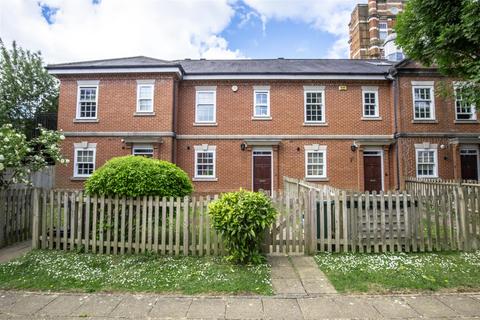 3 bedroom terraced house for sale, Cayton Road, Coulsdon