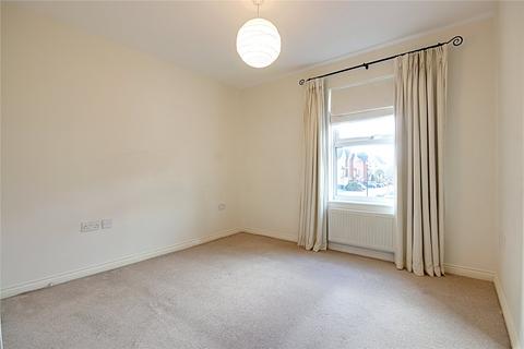 42 Cobham Close, Enfield, EN1 3SU