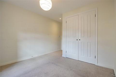 42 Cobham Close, Enfield, EN1 3SU