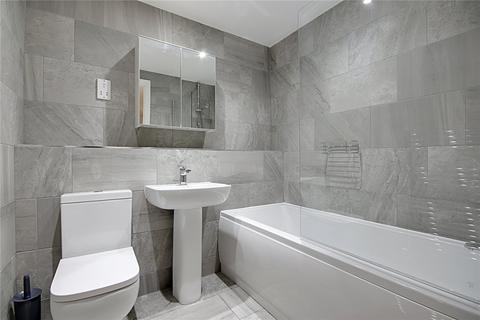 42 Cobham Close, Enfield, EN1 3SU