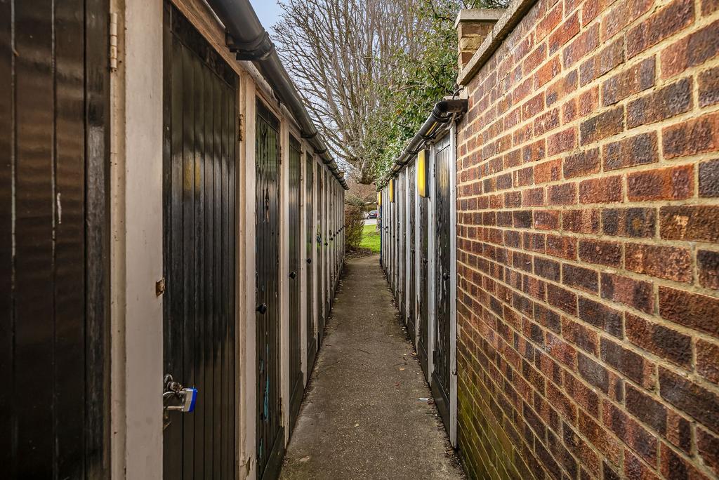 External ground floor lock up