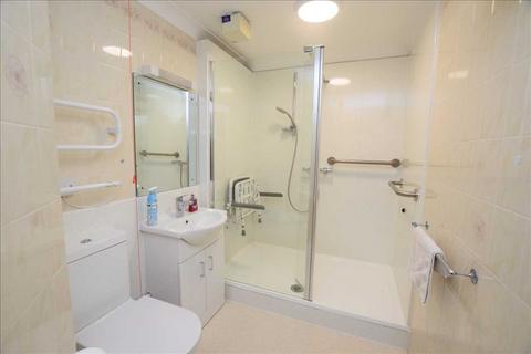 2 bedroom retirement property for sale, Spalding Court, Cedar Avenue, Chelmsford