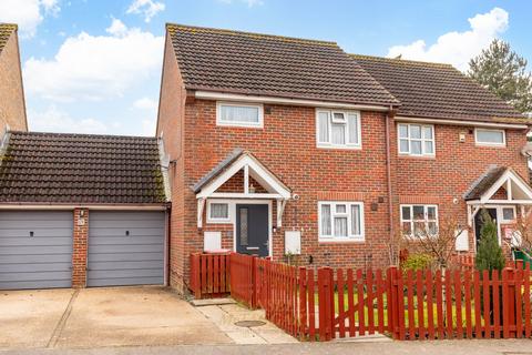 2 bedroom semi-detached house for sale, Meridian Close, Crawley RH11