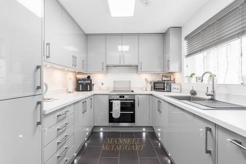 2 bedroom semi-detached house for sale, Meridian Close, Crawley RH11