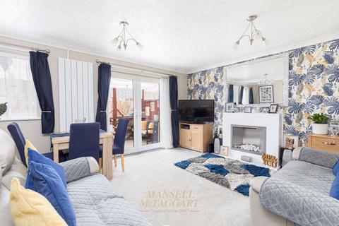 2 bedroom semi-detached house for sale, Meridian Close, Crawley RH11
