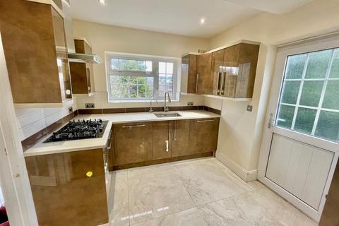 12 Kemble Close, Potters Bar, EN6 5EG