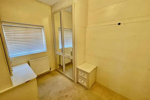 12 Kemble Close, Potters Bar, EN6 5EG