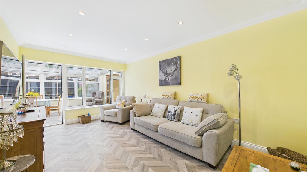 CAM05136 G0-PR0024-STILL013.jpg