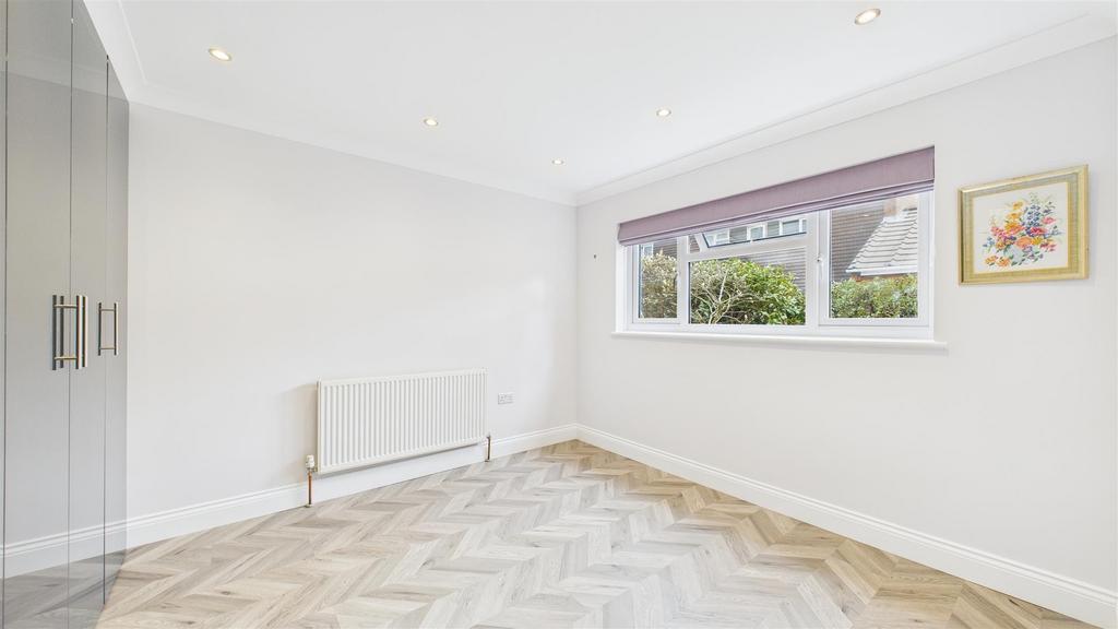 CAM05136 G0-PR0024-STILL001.jpg