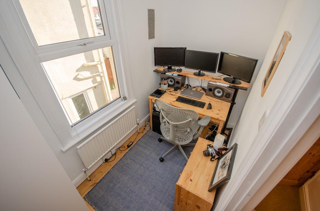 Bedroom 4.jpg