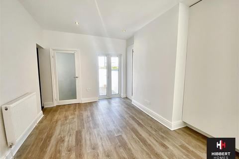 2 bedroom terraced house to rent, Bold Street, Hale WA14