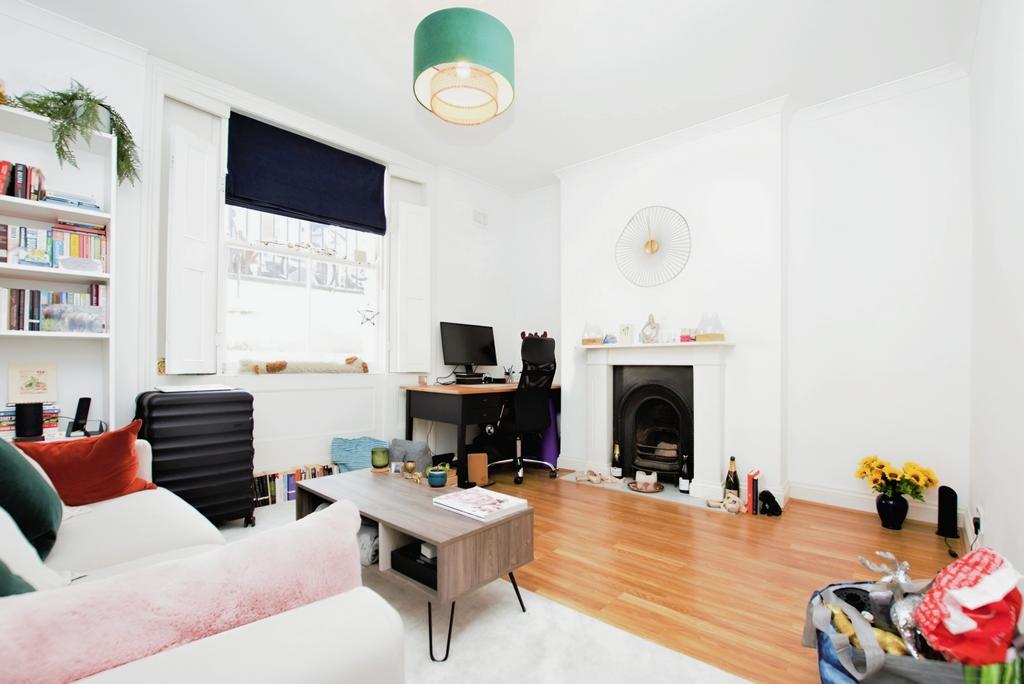 Living Room (2)