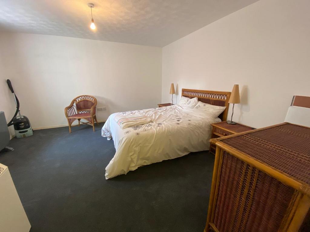 Bedroom / Living Area