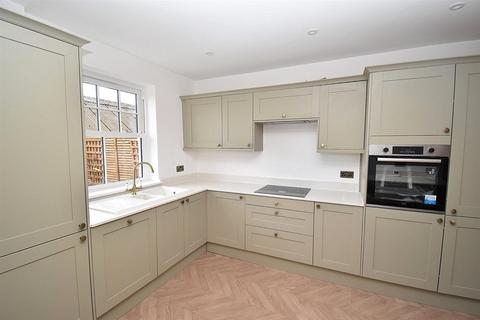 2, Woods Cottages White Elm Road, Bicknacre, Chelmsford, CM3 4LT