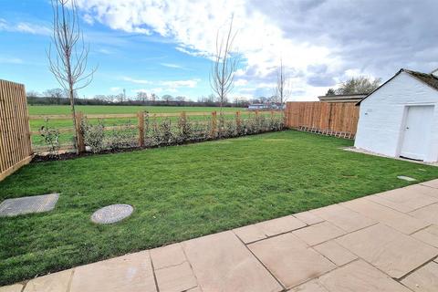 2, Woods Cottages White Elm Road, Bicknacre, Chelmsford, CM3 4LT