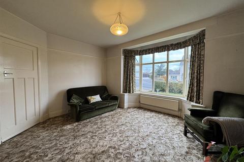 3 bedroom semi-detached house for sale, Meriden Avenue, Stourbridge
