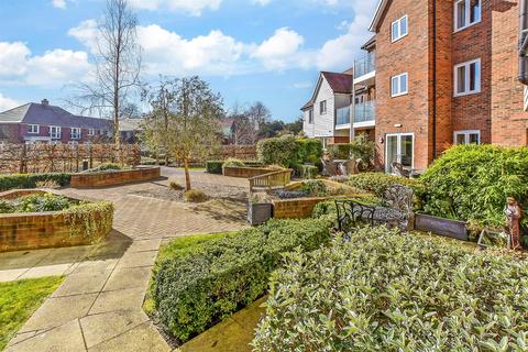 1 bedroom ground floor flat for sale, Oaktree Court, Tenterden TN30