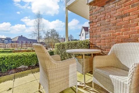 1 bedroom ground floor flat for sale, Oaktree Court, Tenterden TN30
