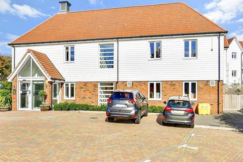 1 bedroom ground floor flat for sale, Oaktree Court, Tenterden TN30