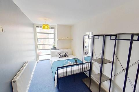5 bedroom flat to rent, Flat 2, 15a, Arthur Street, Nottingham, NG7 4DW