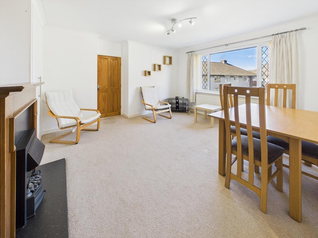 Lounge/Dining Room