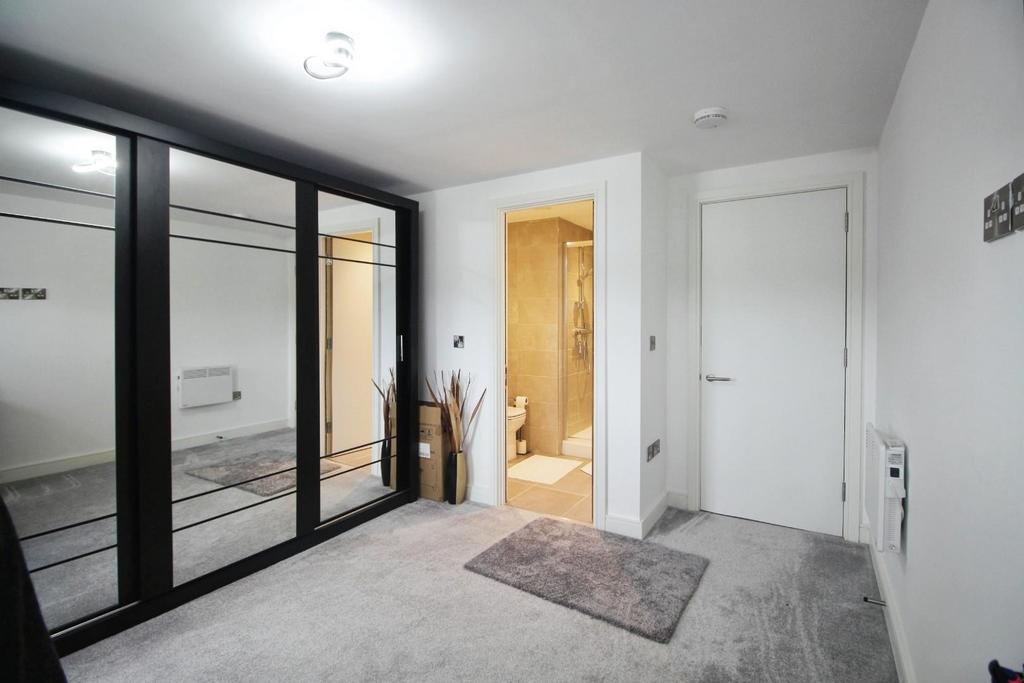 Second bedroom 3.jpg