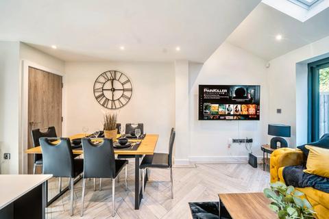 undefined, 6 Cliff Oaks, Fawcett Lane, Leeds, West Yorkshire