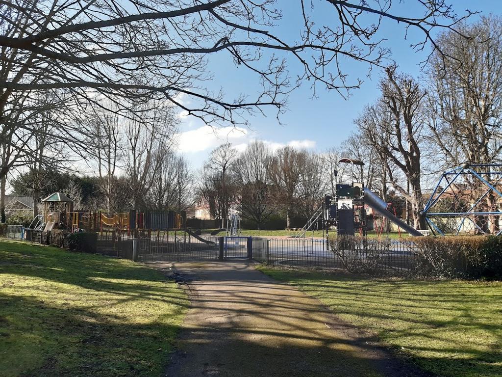 Priorygardensplay