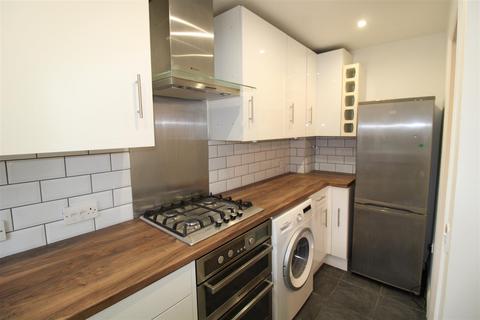 5 Maple Close, Ash Vale, Aldershot, GU12 5JZ