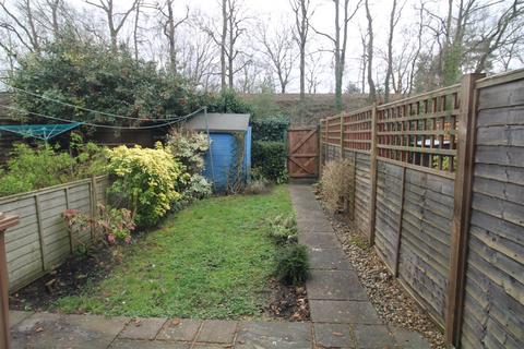5 Maple Close, Ash Vale, Aldershot, GU12 5JZ