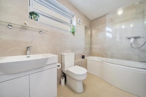 2 Bushey Down, London, SW12 9JW