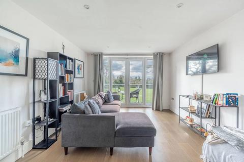 3 bedroom flat for sale, Summer Close, Colindale, LONDON, NW9