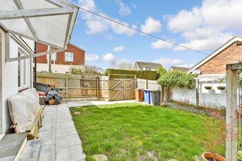 10 King Arthurs Drive, Strood, Rochester, ME2 3LZ