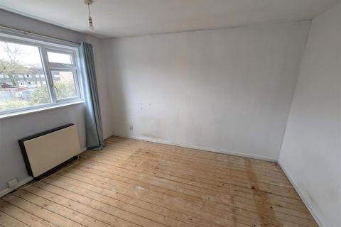 33 Lambrok Close, Trowbridge, BA14 9HH