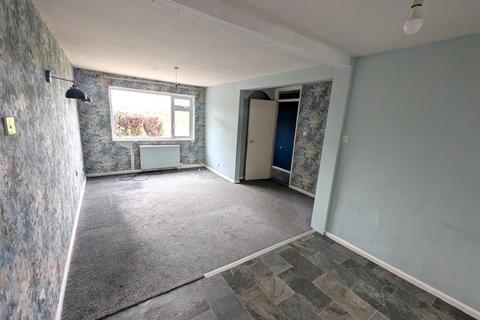 33 Lambrok Close, Trowbridge, BA14 9HH