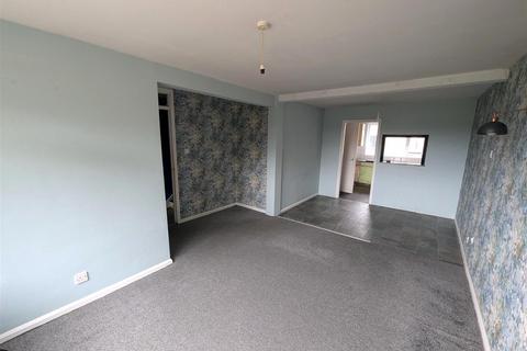 33 Lambrok Close, Trowbridge, BA14 9HH