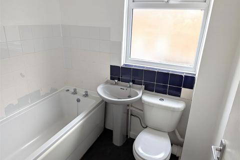 33 Lambrok Close, Trowbridge, BA14 9HH