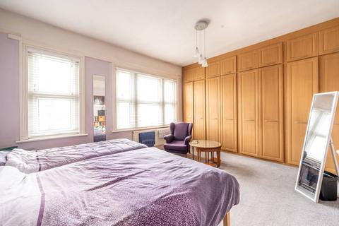 7 Woodriffe Road, London, E11 1AH