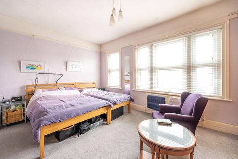 7 Woodriffe Road, London, E11 1AH