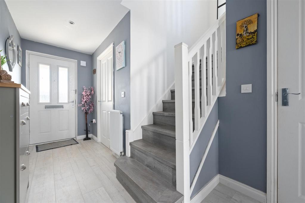 12 Russell Avenue 005.JPG
