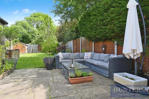 3 bedroom semi-detached house for sale, Queensway, Yeadon, Leeds