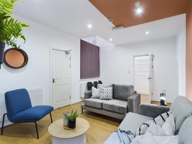 Connaught-road-l7-8rp-966927