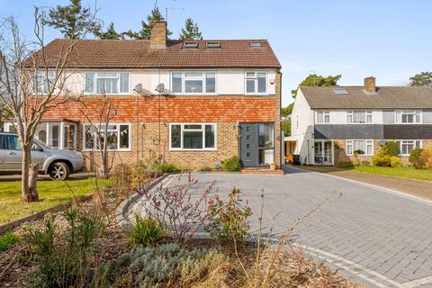 4 Fern Close, Warlingham, CR6 9SQ