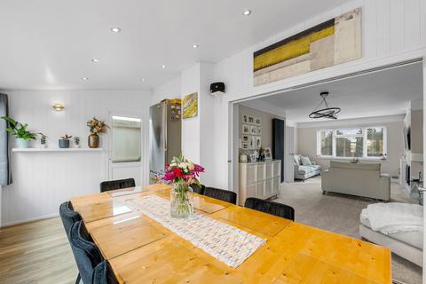 4 Fern Close, Warlingham, CR6 9SQ