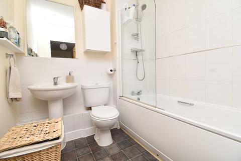 2 bedroom apartment for sale, Swansmere Close, WALTON-ON-THAMES, KT12