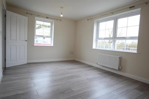 3 bedroom house to rent, Spruce Avenue, Beverley