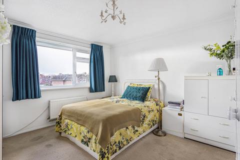 Flat 8, 133 Whitton Road, Hounslow, TW3 2EL