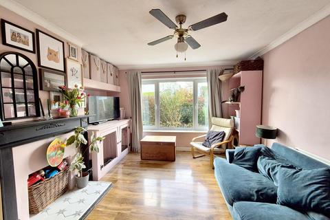 10 Penmeneth, Trewennack, Helston, TR13 0PU