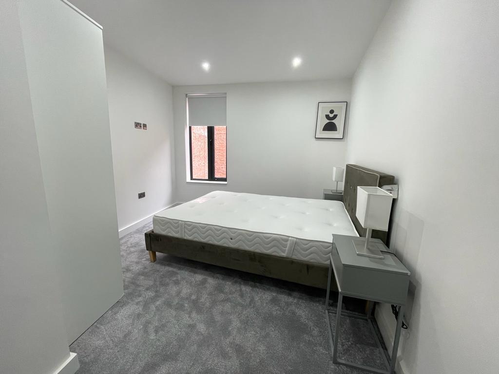 Bed 2.jpg