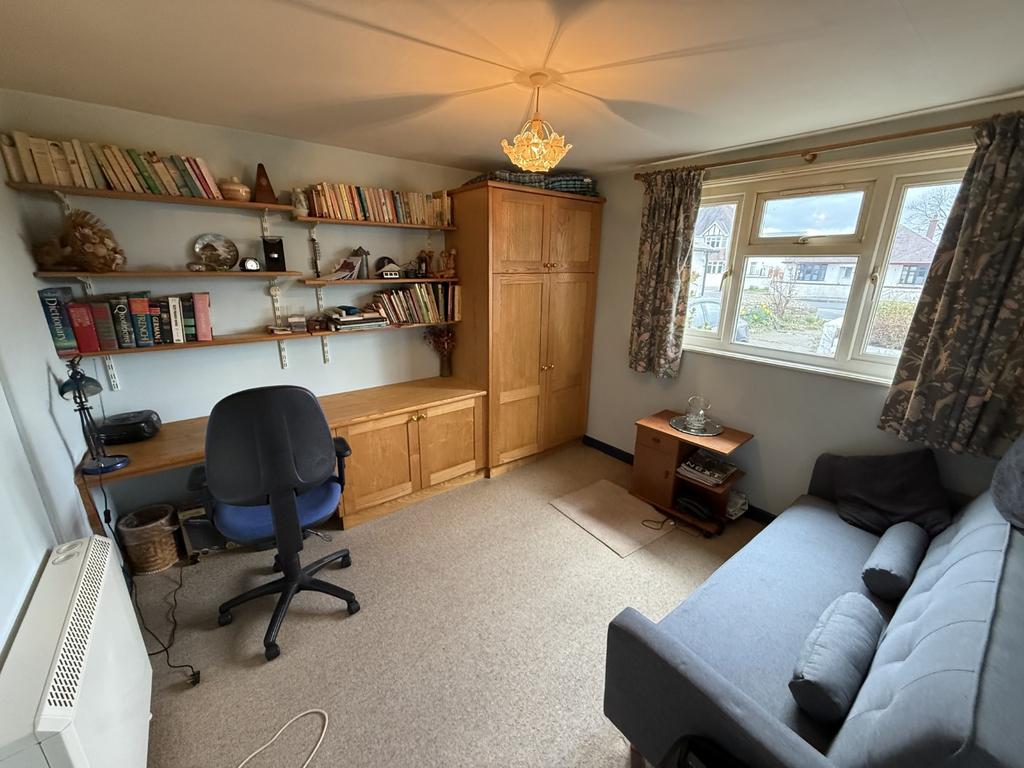 Front bedroom 2